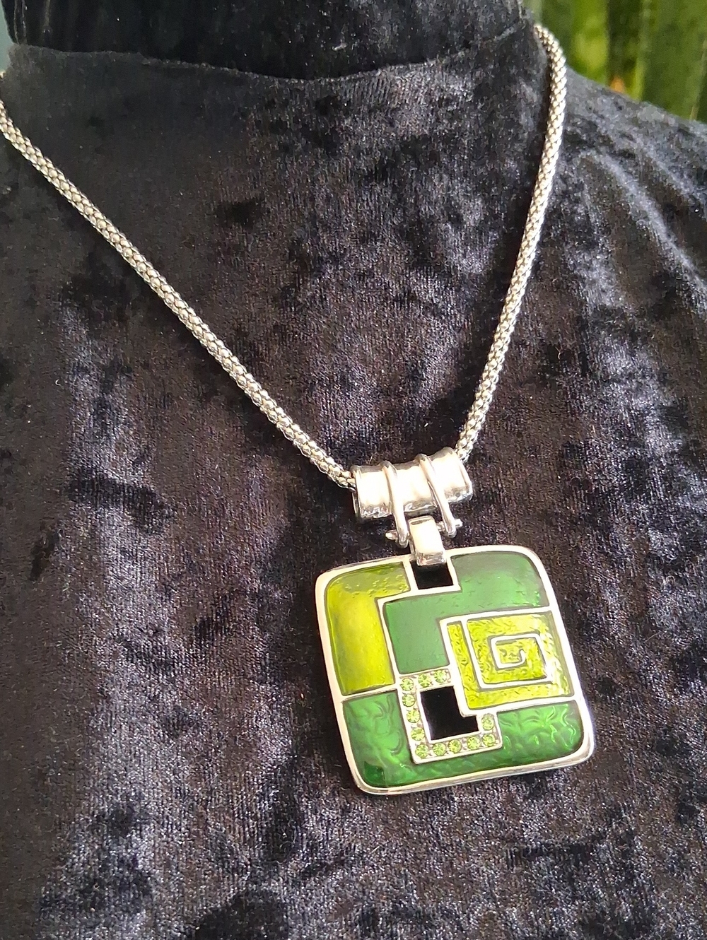 Silver Green Geometric Pendant Necklace
